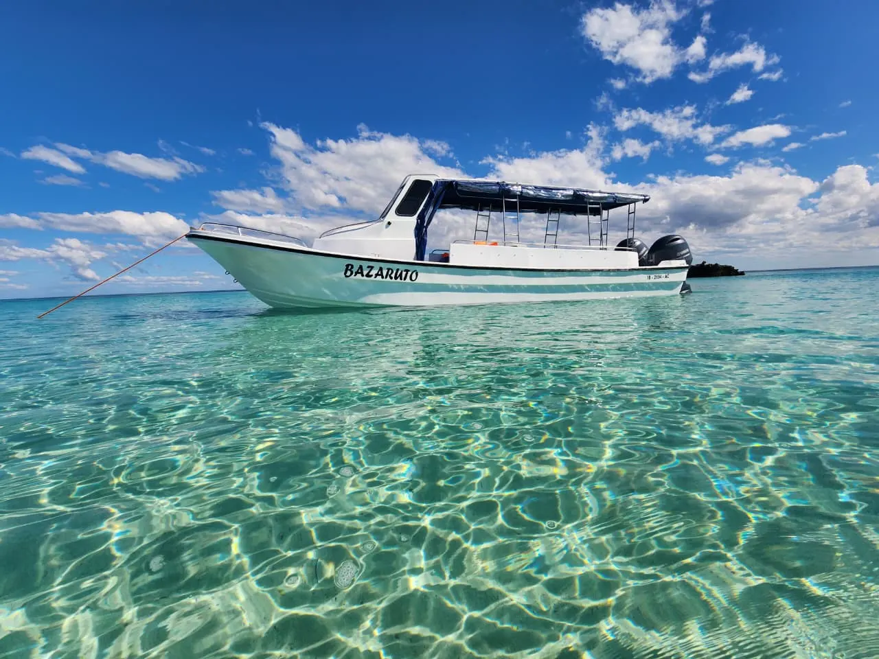The Bazaruto boat — The Bazaruto boat at anchor offshore