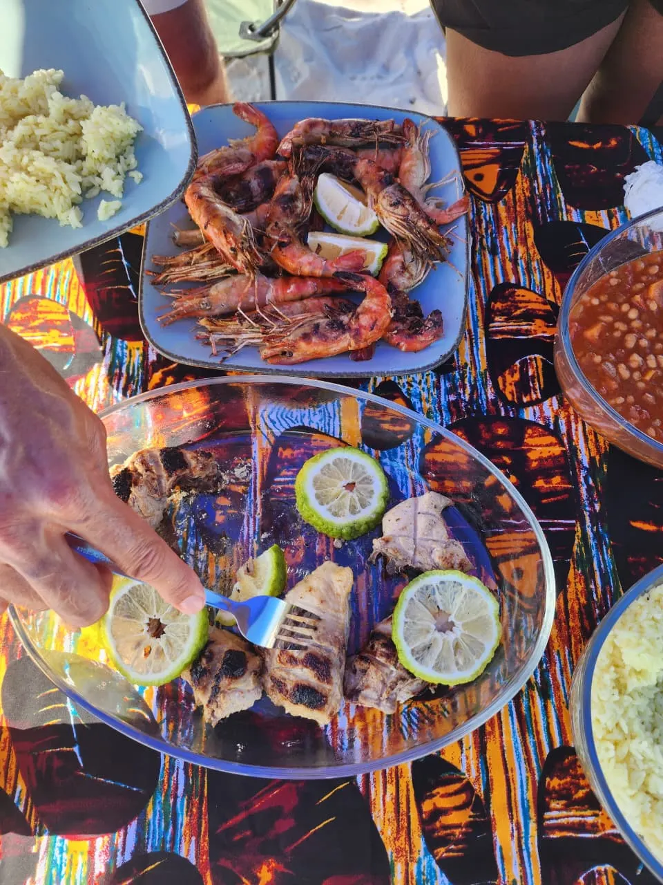Excursão ao Arquipélago de Bazaruto — Almoco na ilha marisco grelhado