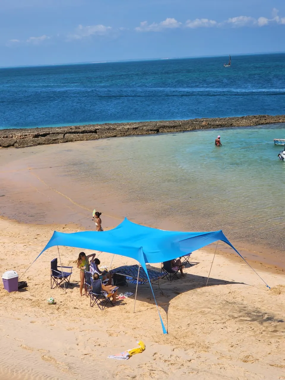 Bazaruto Island — Resting in the shade by the lagoon