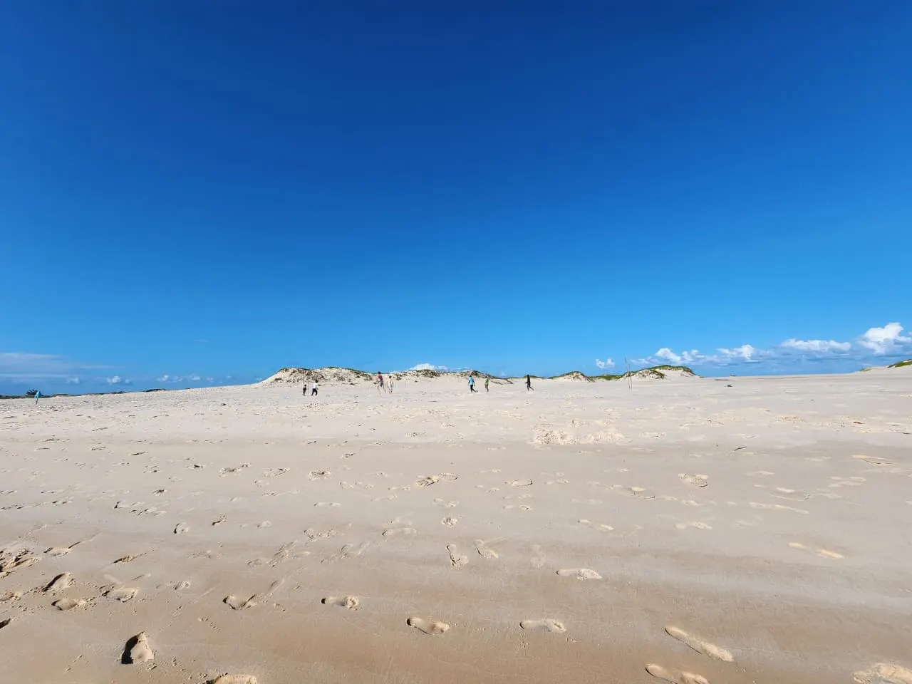 Benguerra Island — The wide beach and the dunes