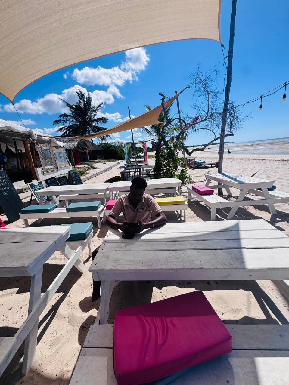 Vilanculos - The Casa Cabana terrace, on the beach